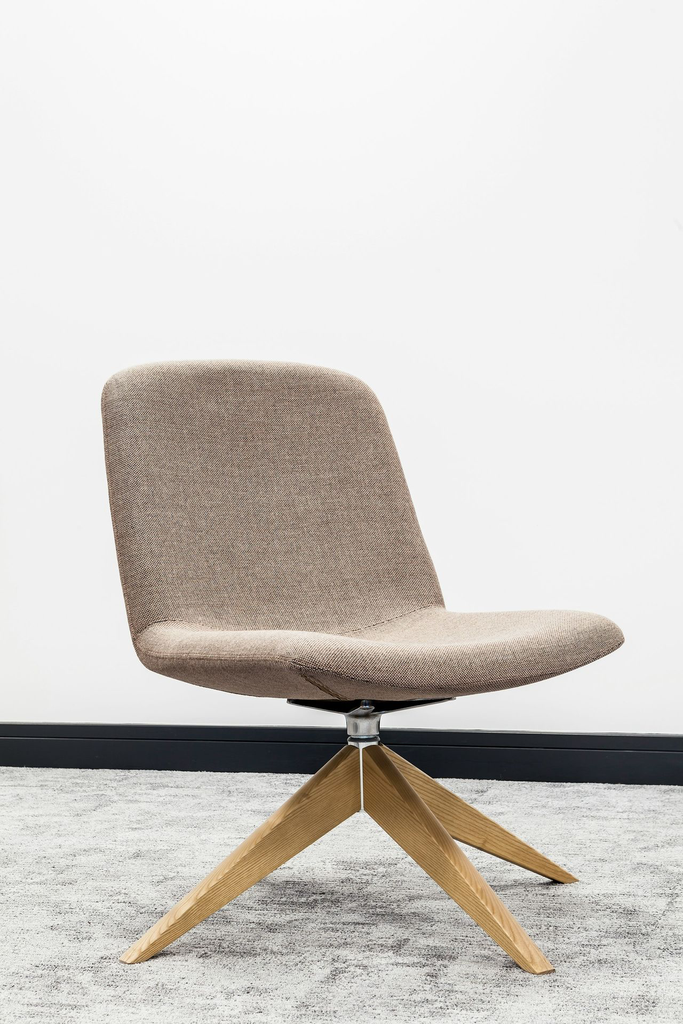 unsplash_NLlWwR4d3qU_CHAISE.webp